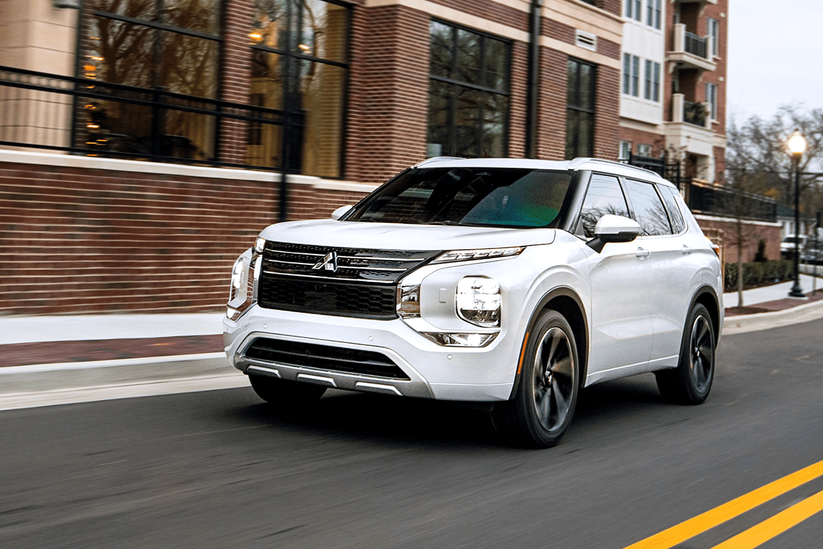 MITSUBISHI MOTORS CORPORATION ПРЕЗЕНТУВАЛИ НОВИЙ OUTLANDER