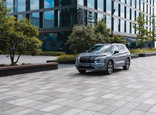 Вигода до 130 000 грн* на автомобілі Mitsubishi Outlander 2026 р. на складах