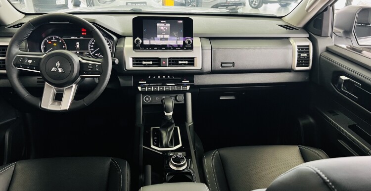 L200 2.4 TD AT Ultimate