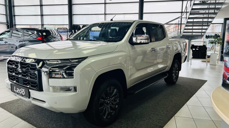 L200 2.4 TD AT Ultimate