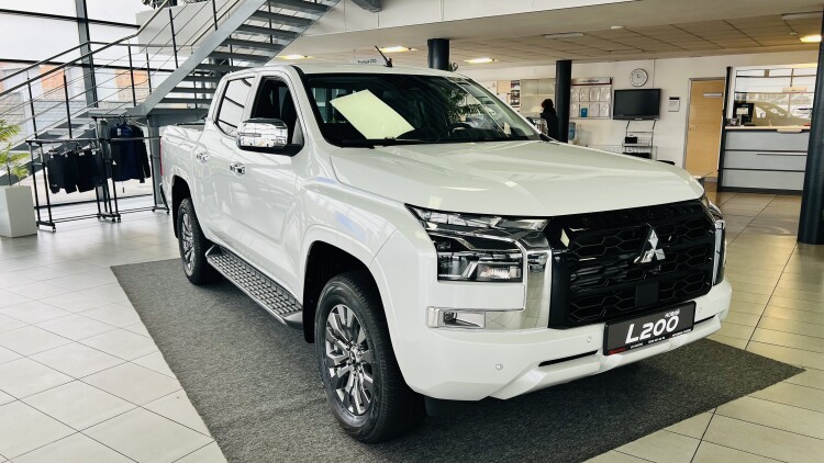 L200 2.4 TD AT Ultimate