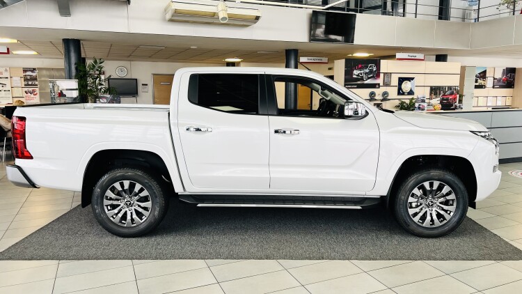 L200 2.4 TD AT Ultimate