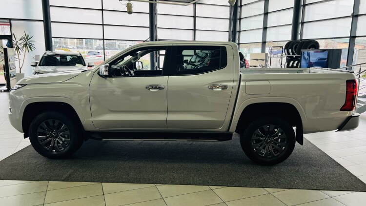 L200 2.4 TD AT Ultimate