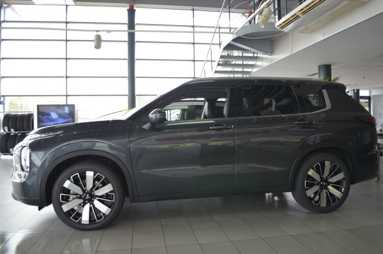 Outlander 2.5 CVT Ultimate