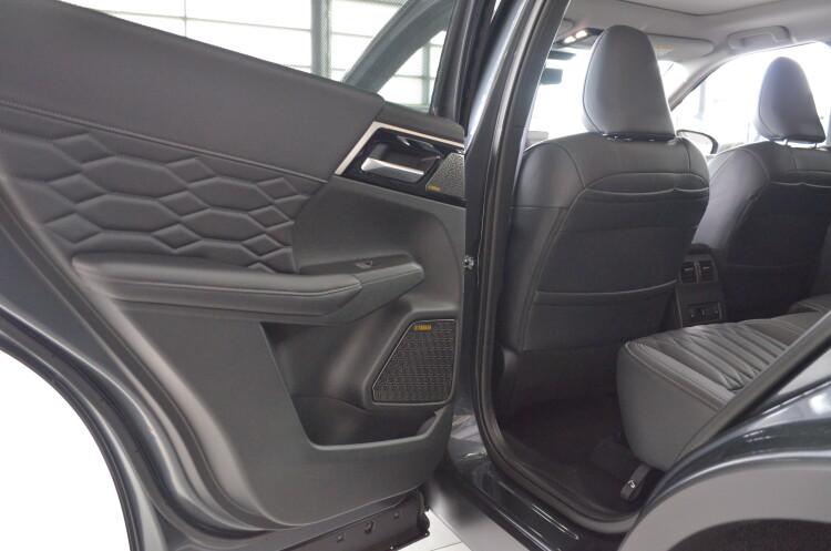 Outlander 2.5 CVT Ultimate