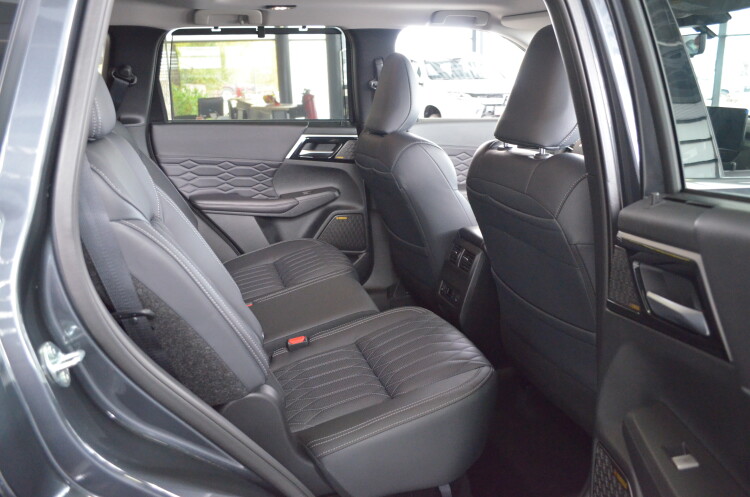 Outlander 2.5 CVT Ultimate