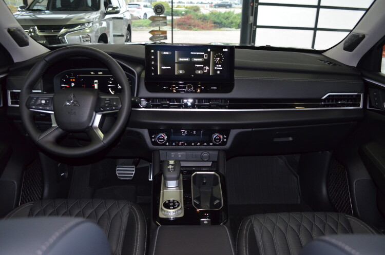 Outlander 2.5 CVT Ultimate