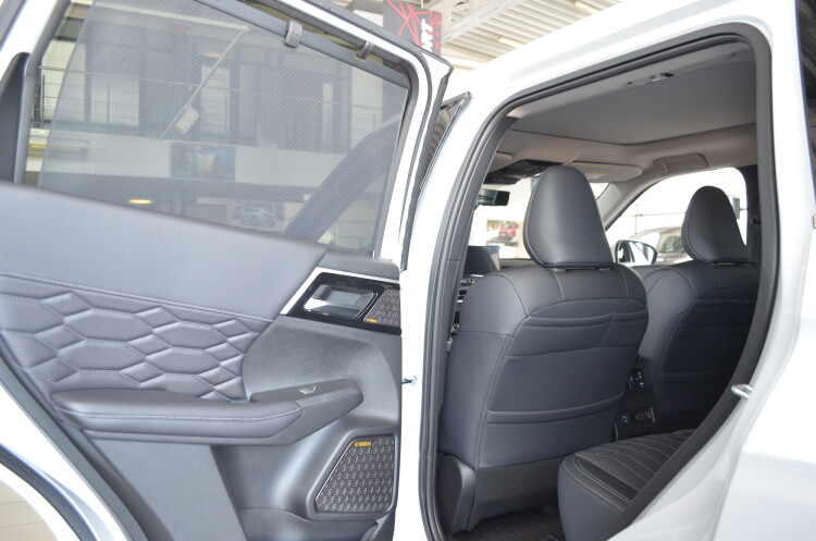 Mitsubishi Outlander 2.5 CVT 4WD Ultimate