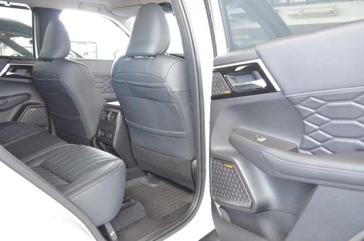 Mitsubishi Outlander 2.5 CVT 4WD Ultimate