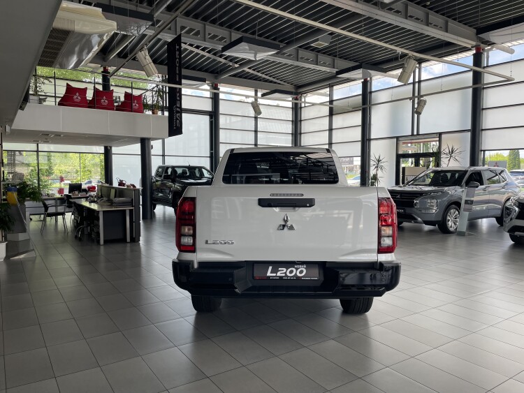 Mitsubishi L200 2.4 TD AT 4WD Intense