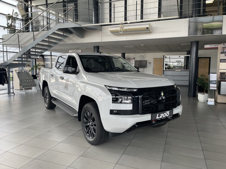 Mitsubishi L200 2.4 TD AT 4WD Intense