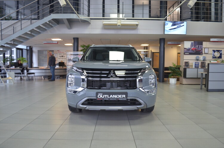 Outlander 2.5 CVT Ultimate