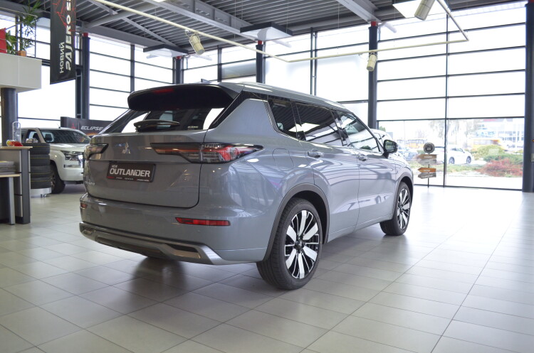 Outlander 2.5 CVT Ultimate