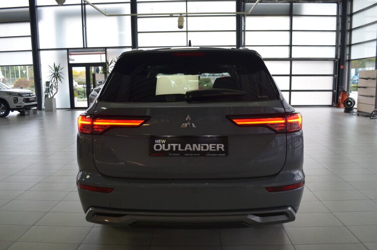 Outlander 2.5 CVT Ultimate