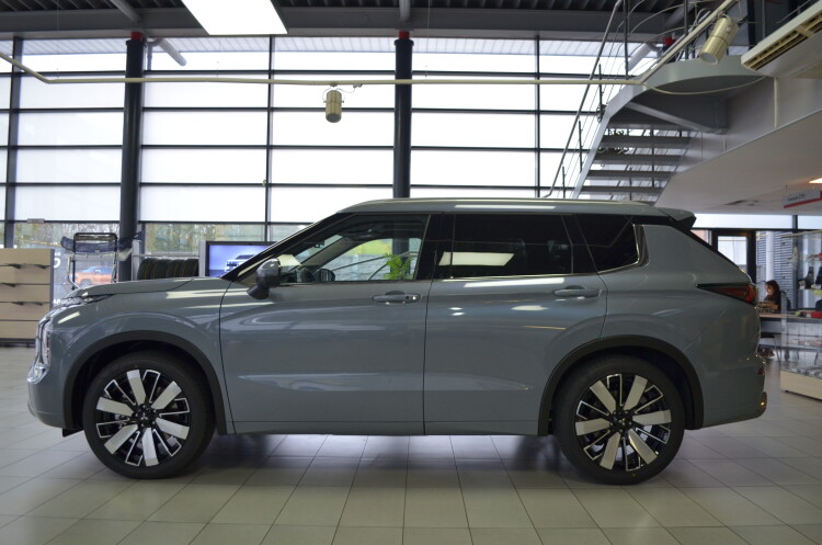 Outlander 2.5 CVT Ultimate