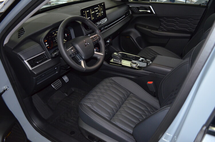 Outlander 2.5 CVT Ultimate
