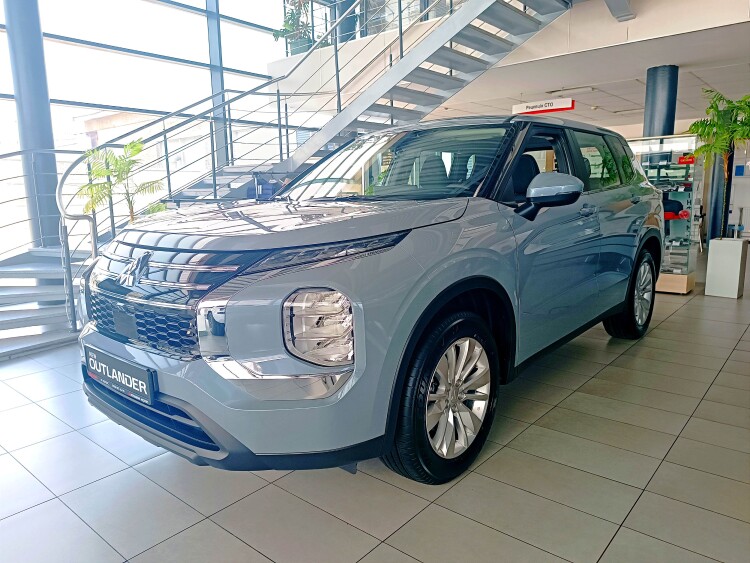 Mitsubishi Outlander 2.5 CVT 2WD Business
