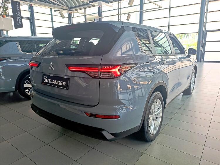 Mitsubishi Outlander 2.5 CVT 2WD Business