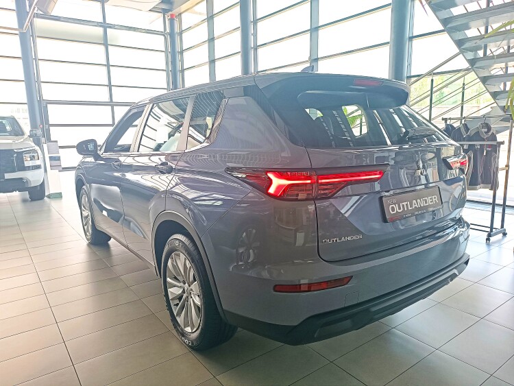 Mitsubishi Outlander 2.5 CVT 2WD Business