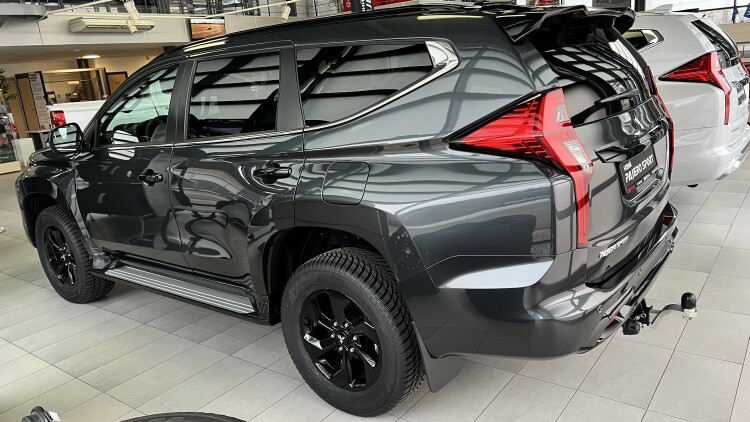 Mitsubishi Pajero Sport 3.0 P AT 4WD Ultimate SAM