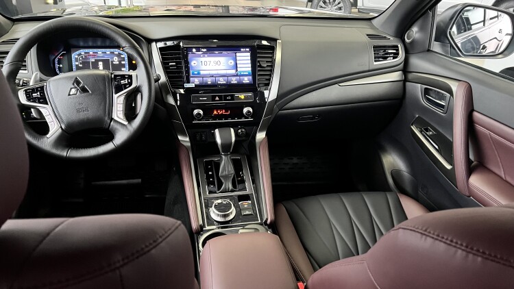 Mitsubishi Pajero Sport 3.0 P AT 4WD Ultimate SAM