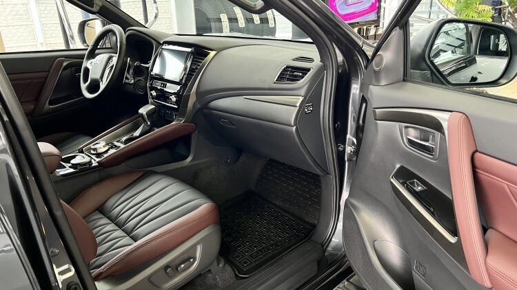 Mitsubishi Pajero Sport 3.0 P AT 4WD Ultimate SAM