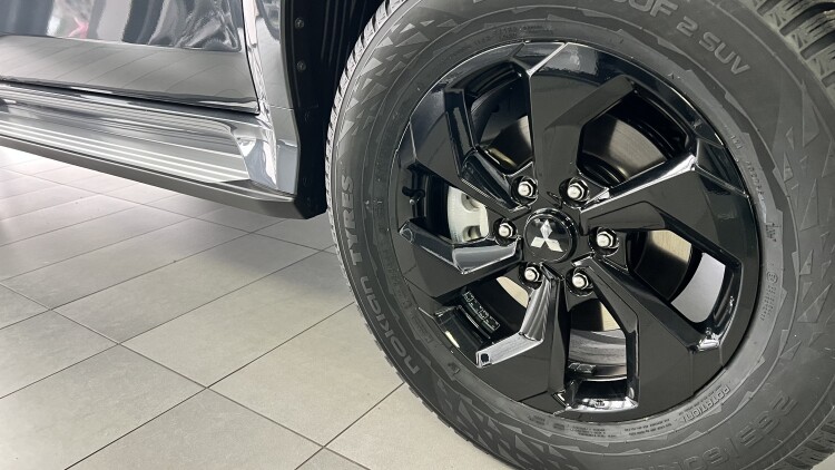 Mitsubishi Pajero Sport 3.0 P AT 4WD Ultimate SAM