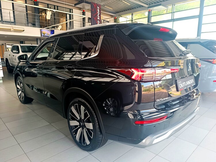 Mitsubishi Outlander 2.5 CVT 4WD Ultimate