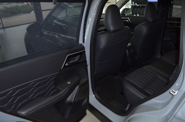 Mitsubishi Outlander 2.5 CVT  4WD Ultimate